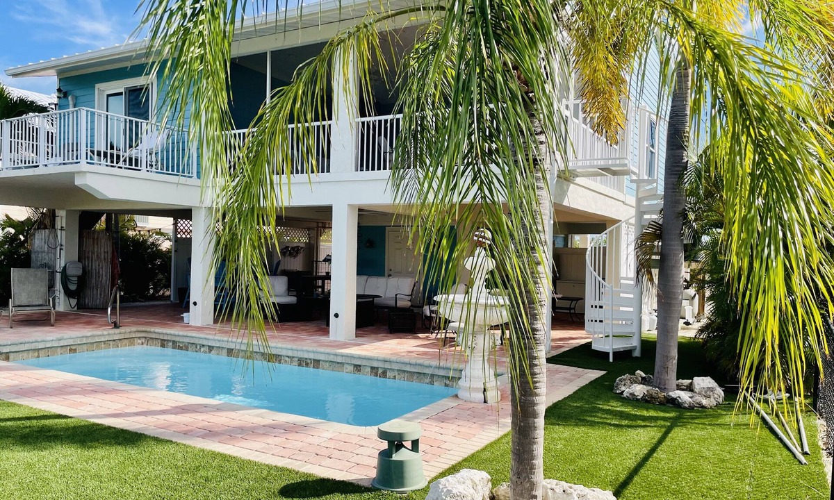 Big Pine Key House | Canal front pool home. Ocean side of Big Pine. Open water views.