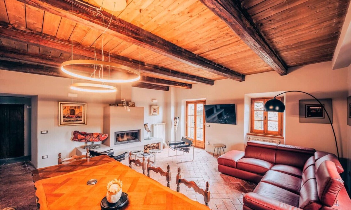Poppi House | Casa 11 del Borgo di Lierna