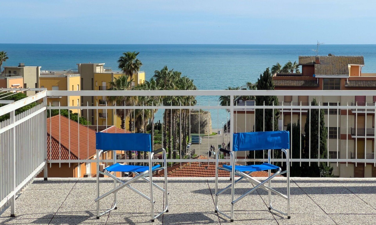 San Bartolomeo al Mare Apartment | Casa Carlotta - Little studio apartment, 2 people, private parking, 200 m from beach