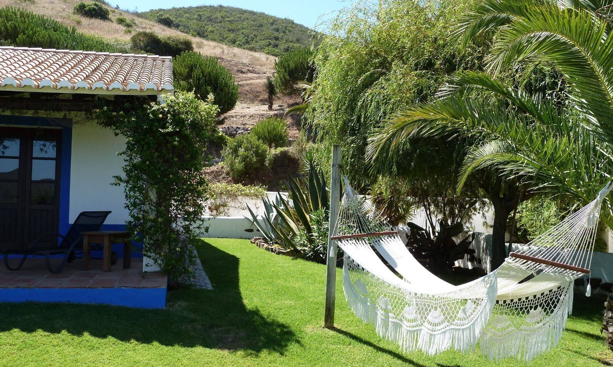 Aljezur Cottage | Casa da Aldeia - sleeps 10 guests in 4 bedrooms