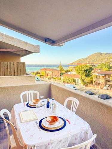 Giglio Campese Apartment | Casa Fortuna Terrazzo Vista Mare, Spiaggia a 2 min, Giglio Campese