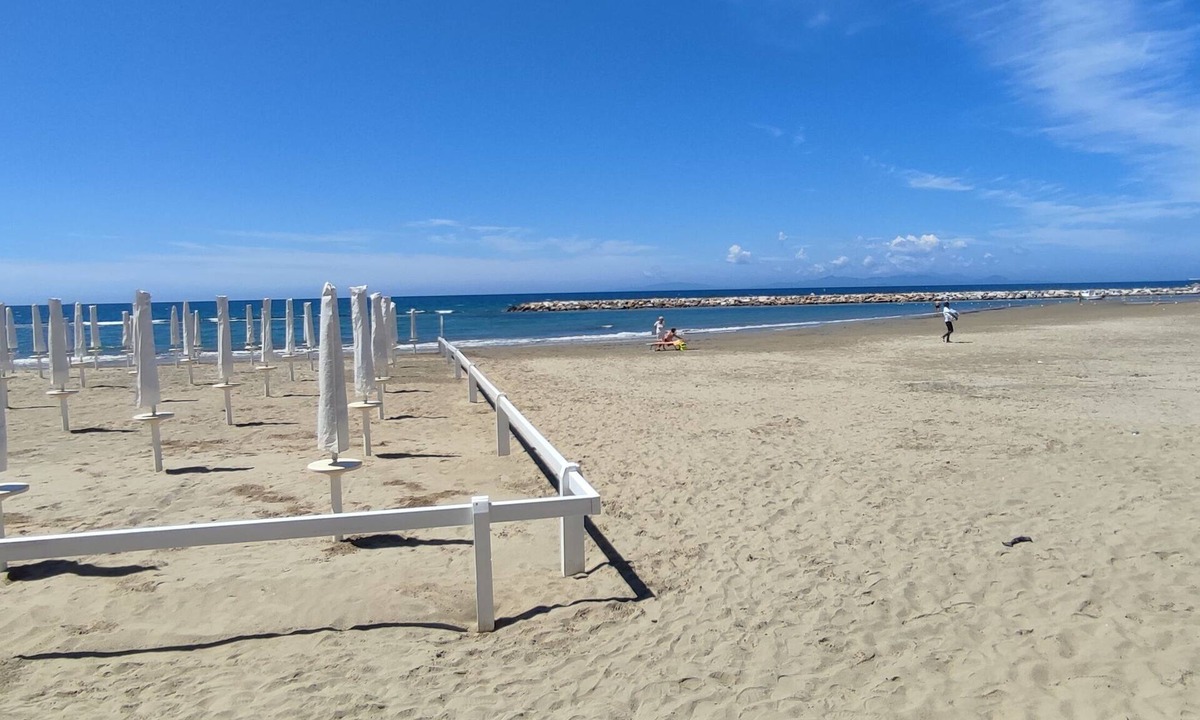 Follonica House | Casa Levante - Holiday home with direct access to the sandy beach