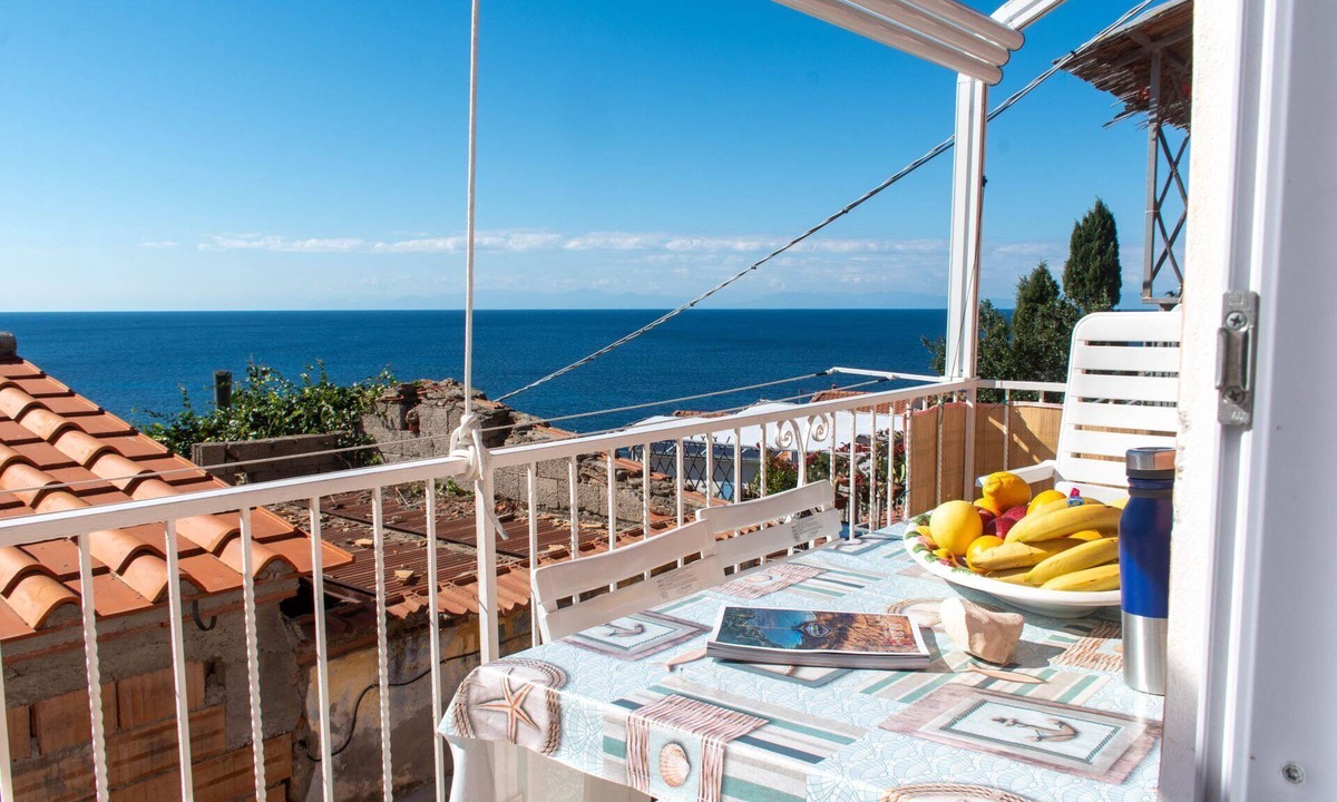 Pomonte Apartment | Casa Rosina - Three-Room Apartment in Pomonte