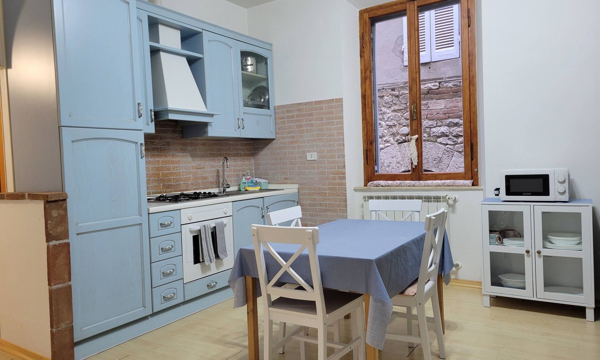 Todi Apartment | Casa Sulle Mura Medioevali. Comodissimo no Scale. Servizi Raggiungibili a Piedi