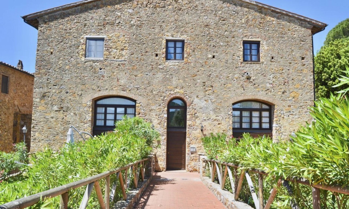 Casalappi Apartment | Casalappi three-room 4-bed apartment in hamlet with pool