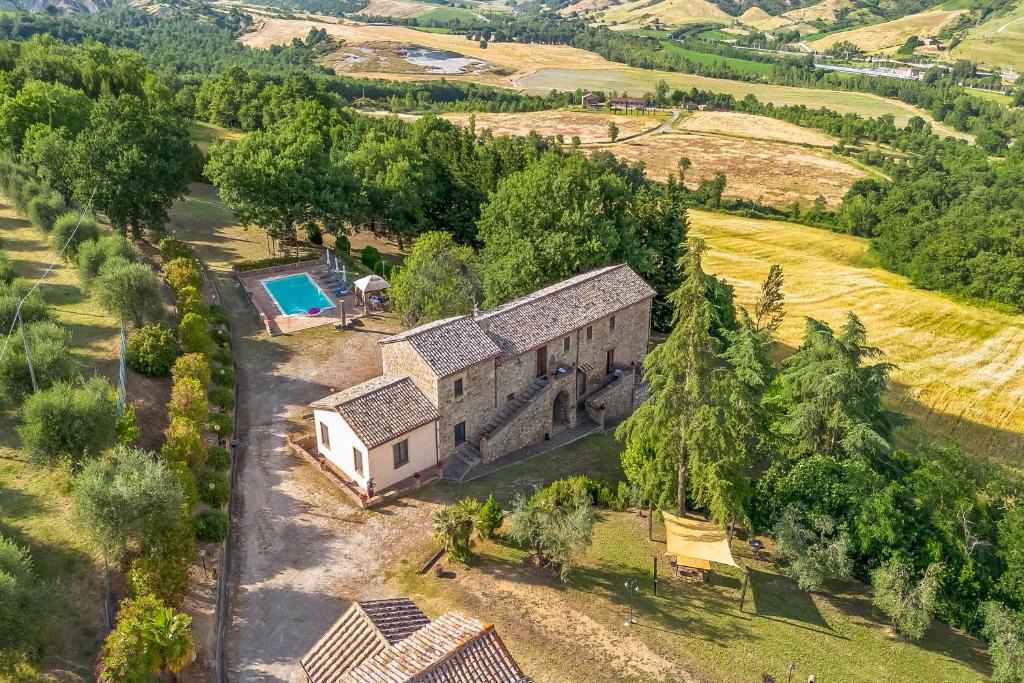 Allerona Villa | Casale Montemoro With Pool - Happy Rentals