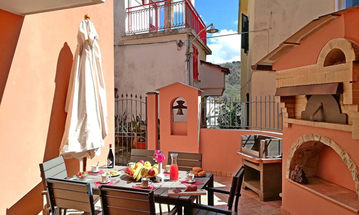 Villa Faraldi Apartment | Case Vacanze Borgo Faraldi - La Bottega del Fabbro