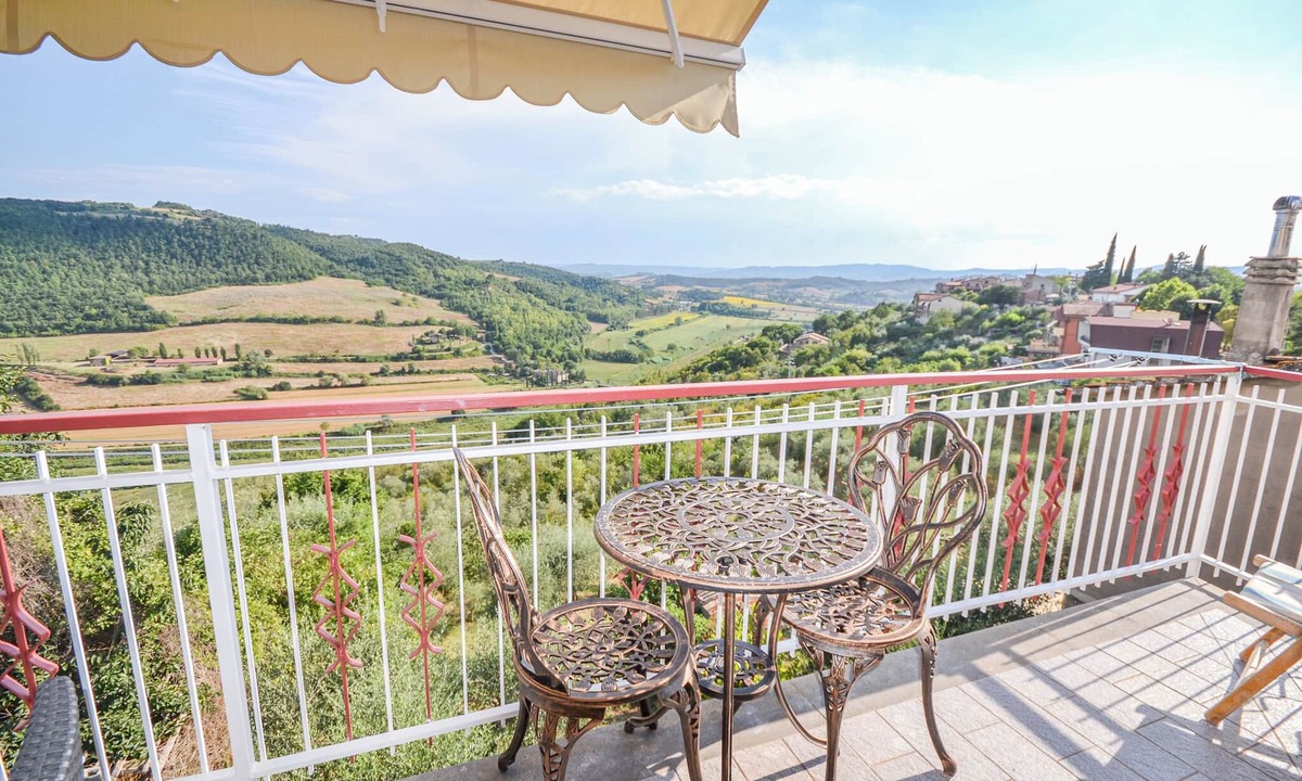 Fabro Scalo House | Cassetta La Veduta -Charming 1 bedroom house w/WiFi, AC in fantastic Carnaiola