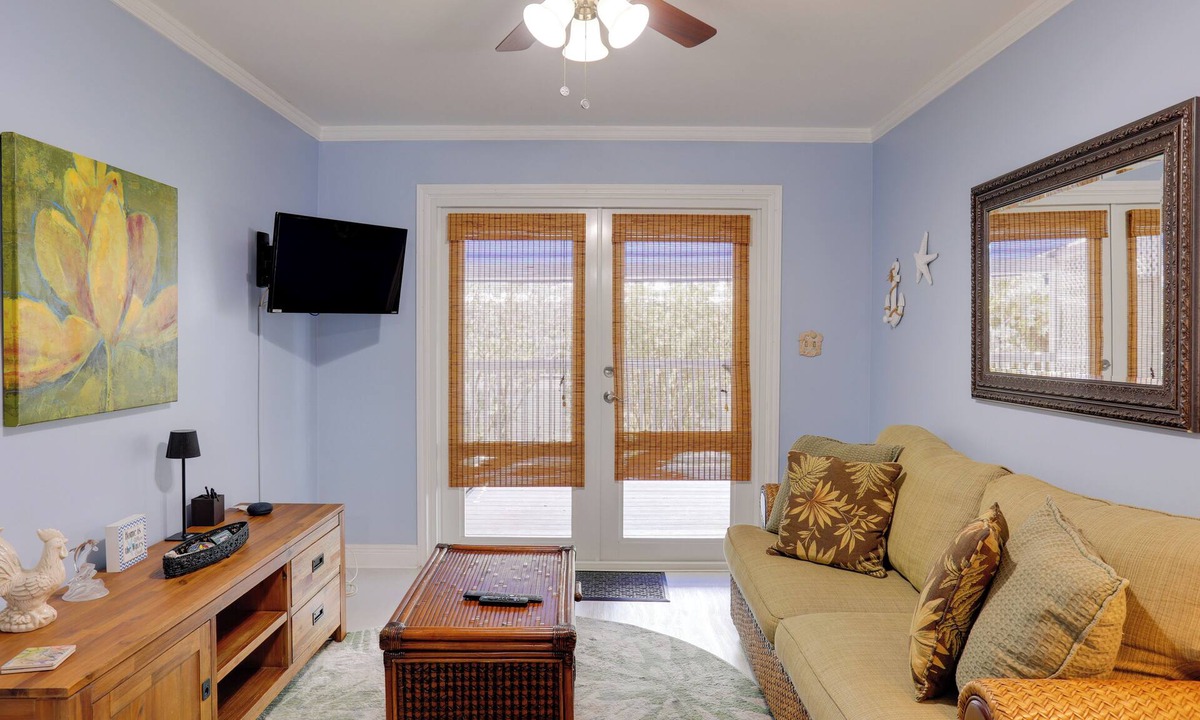 Truman Annex Condo | Central Condo w/Deck & Pool Access in Key West!