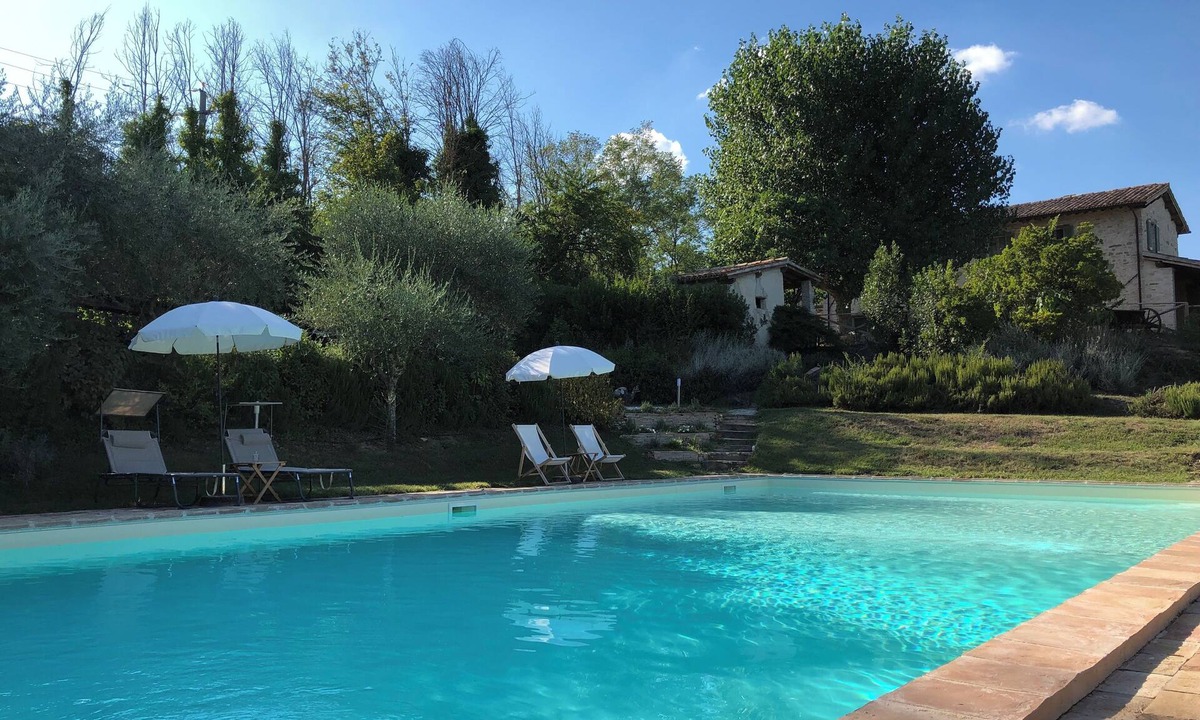 Guzman Apartment | Charming 2-bedroom apartment in a farmhouse near Bevagna with large pool