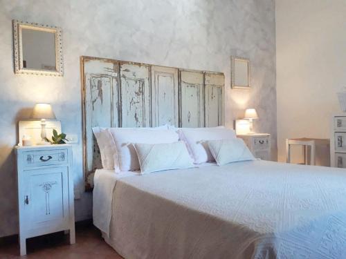 Lisciano Niccone Apartment | Charming Apartment in Lisciano Niccone with Shared Pool