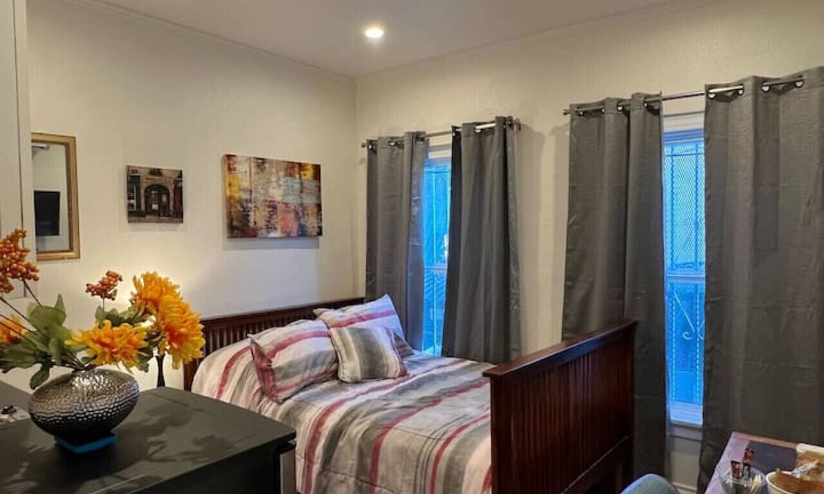 Boyle Heights Apartment | Charming Studio Near Downtown LA * W/D * AC * WIFI