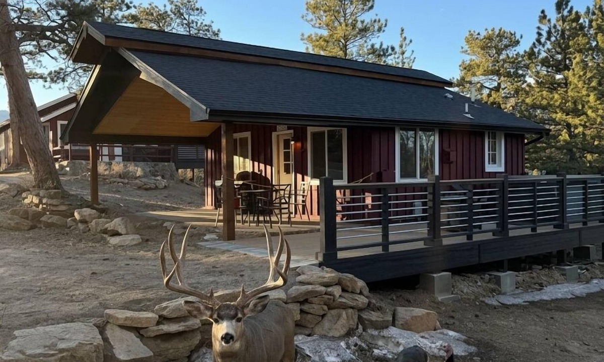 Estes Park Cabin | Charming Updated Rustic Cabin. Excellent Location Close to Town and RMNP!