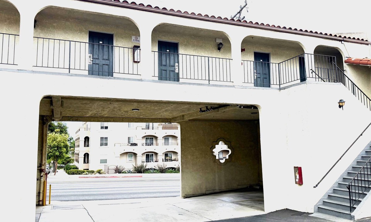 Eastside Hotel | CHERRY MOTEL