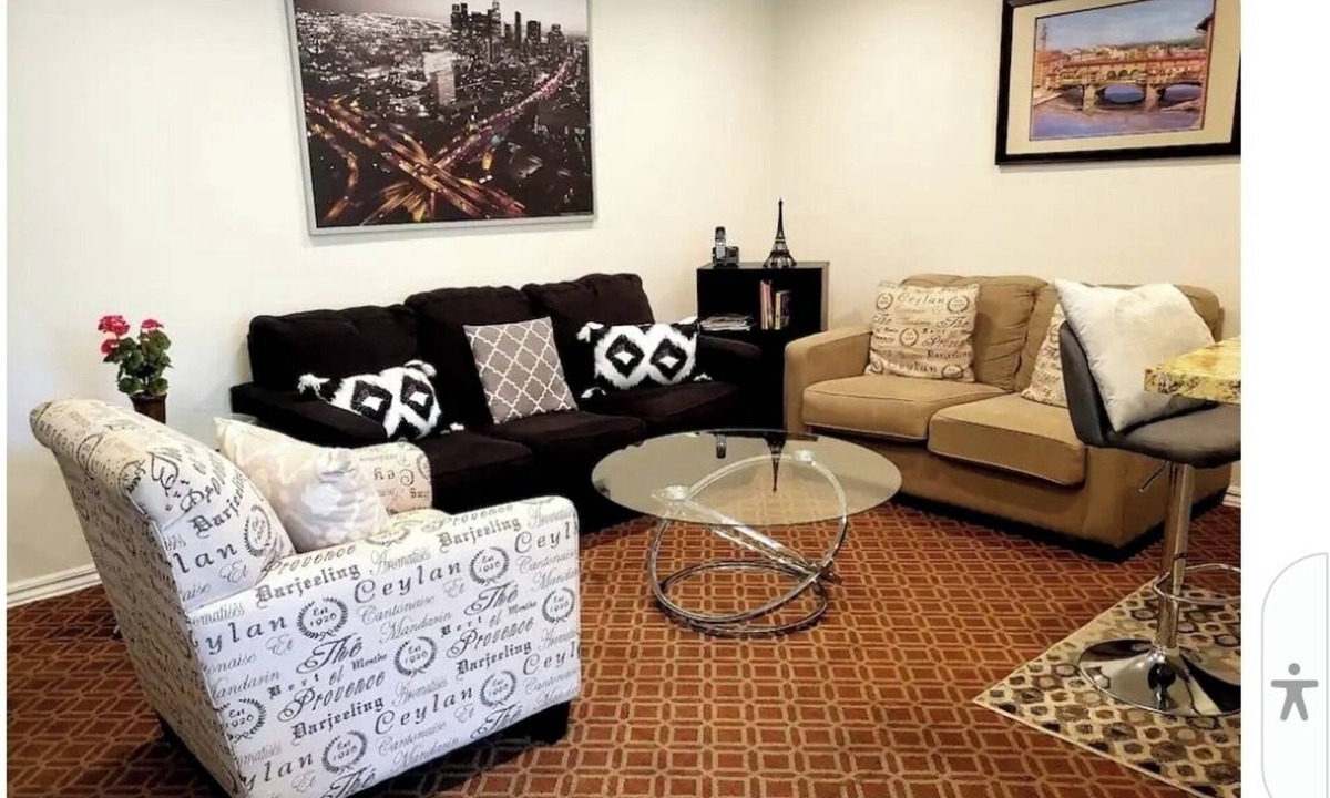 West Hollywood Apartment | Chic 1-bedroom apartment with AC, WiFi in fabulous West Hollywood