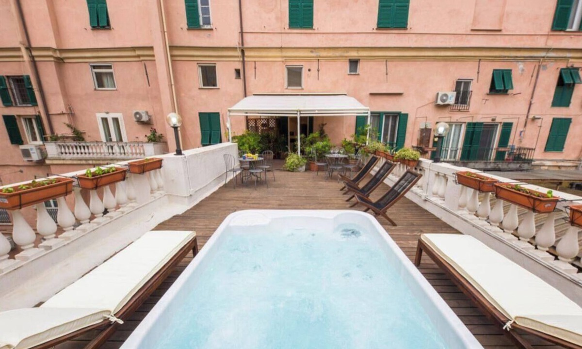 San Vincenzo Bed & Breakfast | City Center|Terrace & Jacuzzi|Room Dolce vita Tilo