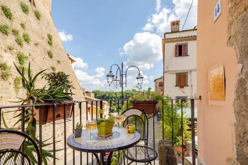 San Michele in Teverina House | Civitella Relais