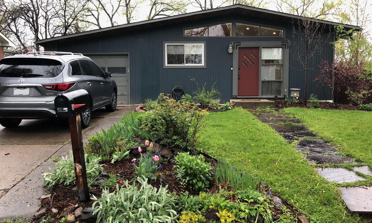 Baseline Sub House | Clean & Cozy 2-BR Boulder Retreat Fast Wi-Fi & Great Location
