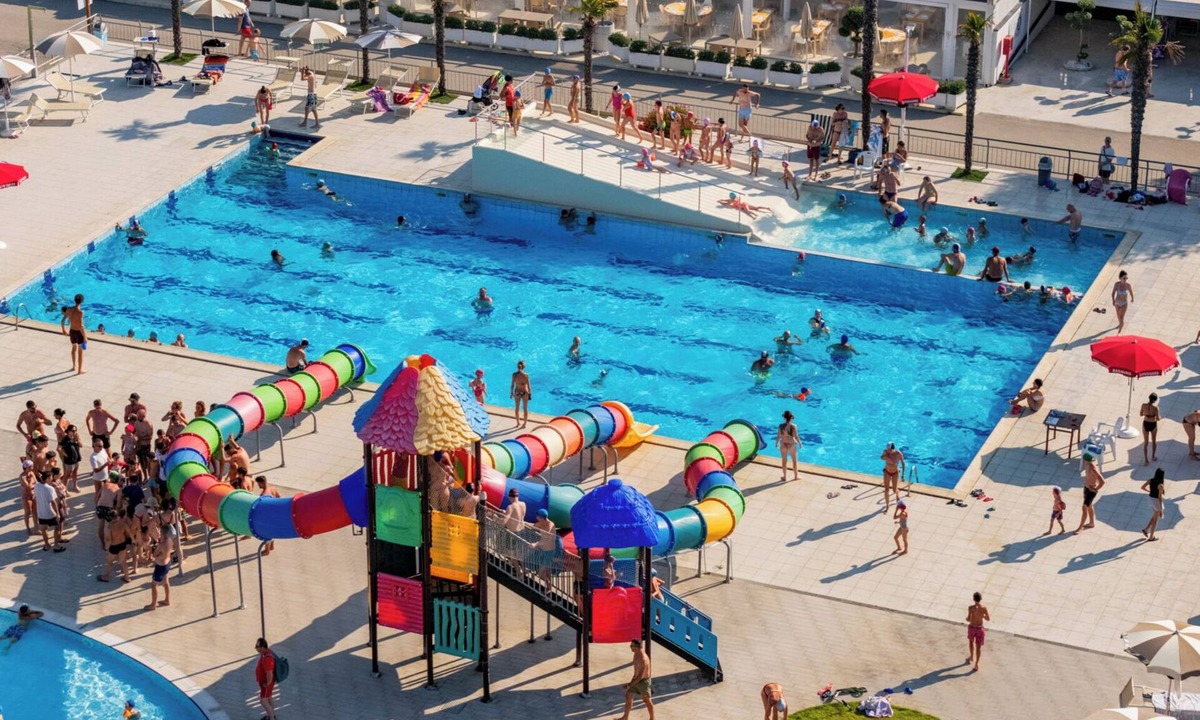 Cologna Spiaggia Other | Club Del Sole Stork Family Collection