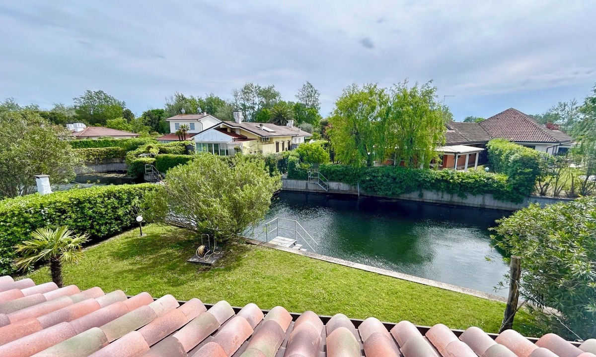 Rosolina Villa | Coastal villa just steps from Capo Nord beach