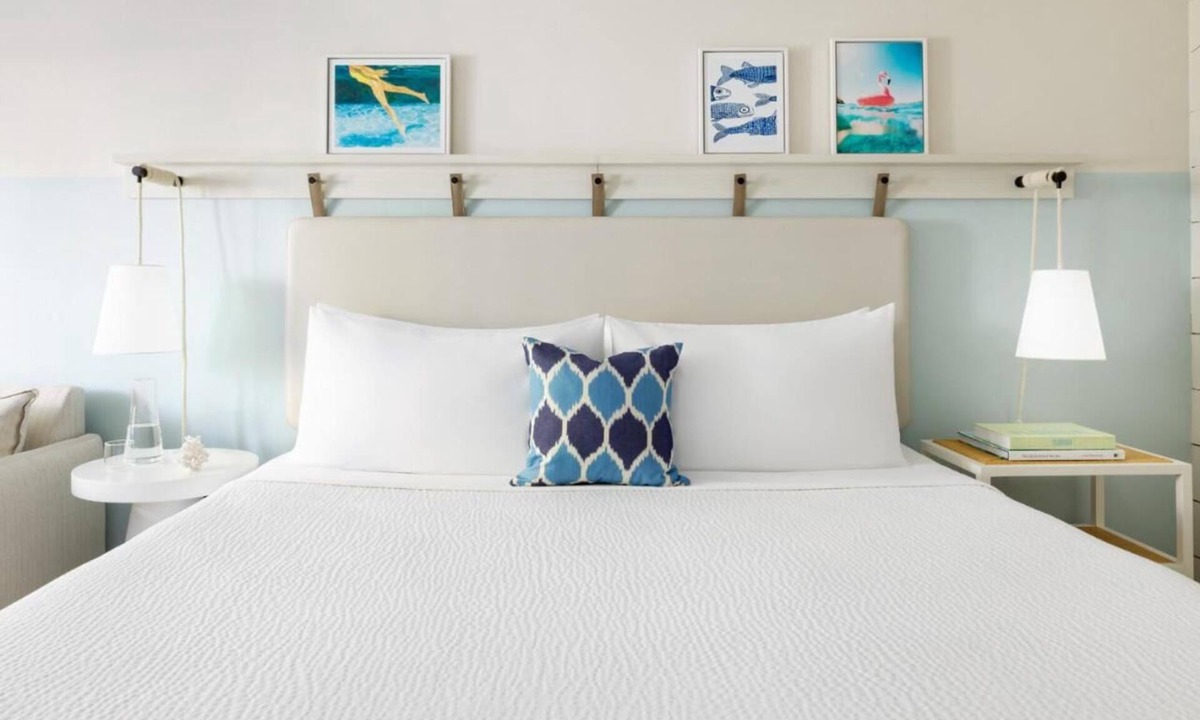 New Town Hotel | Colorful Key West Escape | Pools, Food Trucks, Karaoke Night & Free Shuttle
