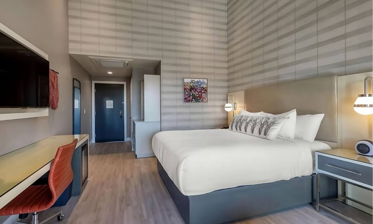 Southeast Torrance Hotel | Come Create Memories w/Fun-filled Adventures at this Paradise! Free Parking!