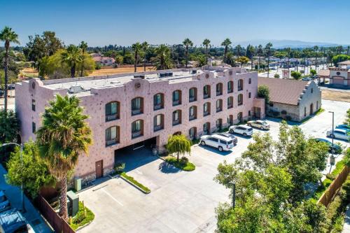 Westmont Hotel | Comfort Inn Pomona near Fairplex