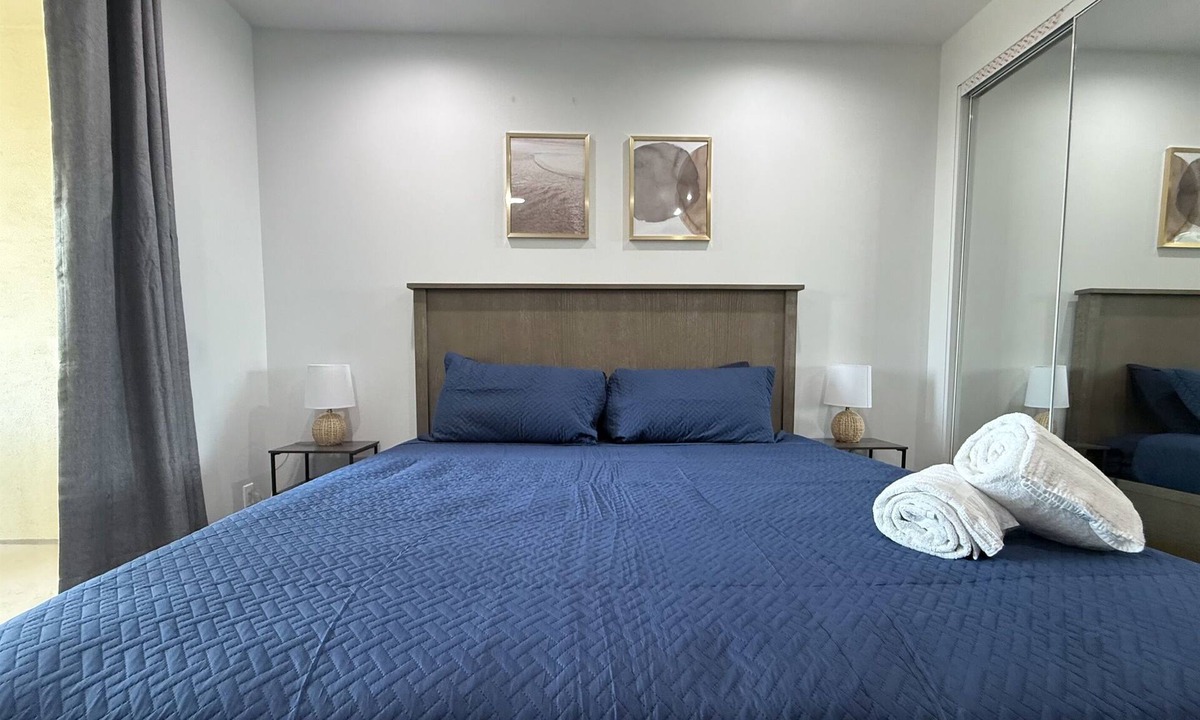 Lawndale Condo | Comfy Cali Condo - Sleeps 8