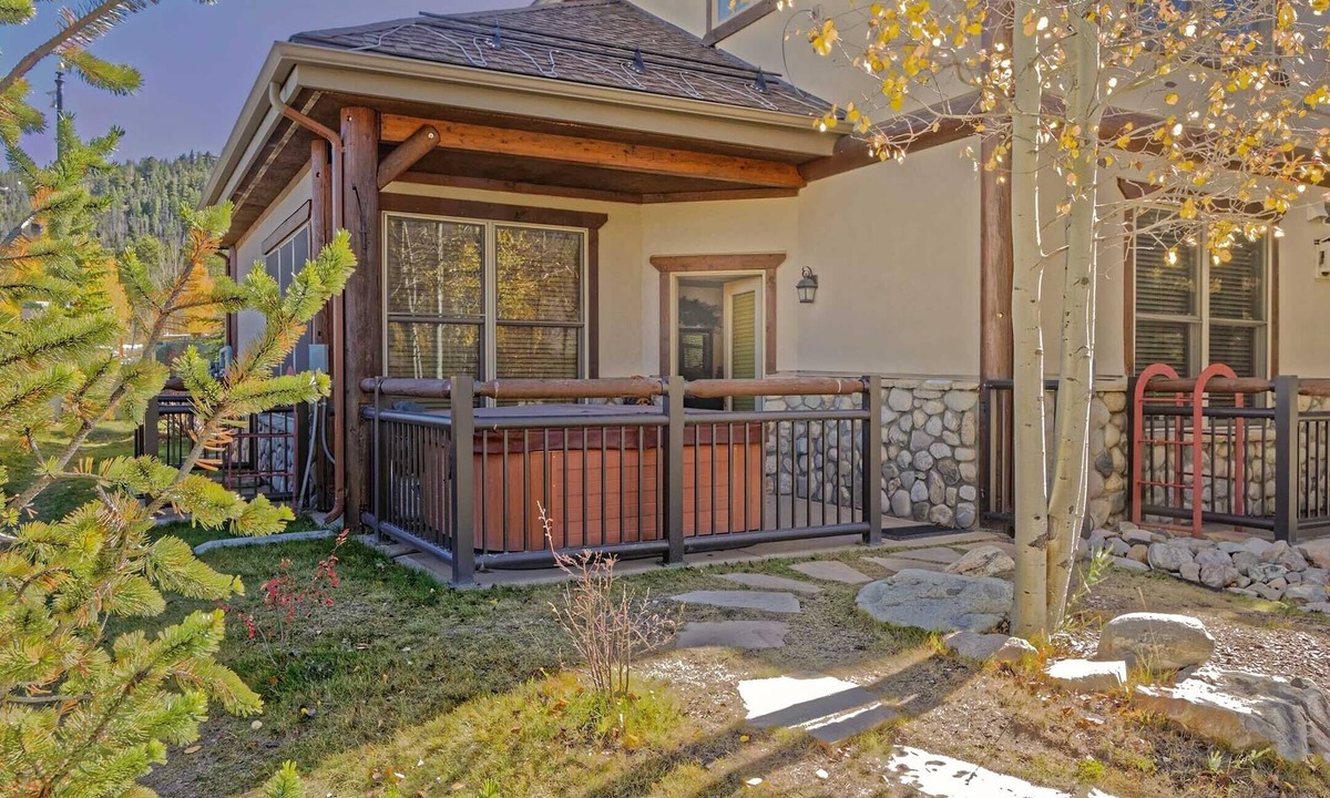 Warrior's Mark Condo | Corral 3bd/3ba , Downtown Breckenridge, 3 King Beds, Walk to Ski Lift, Hot Tub