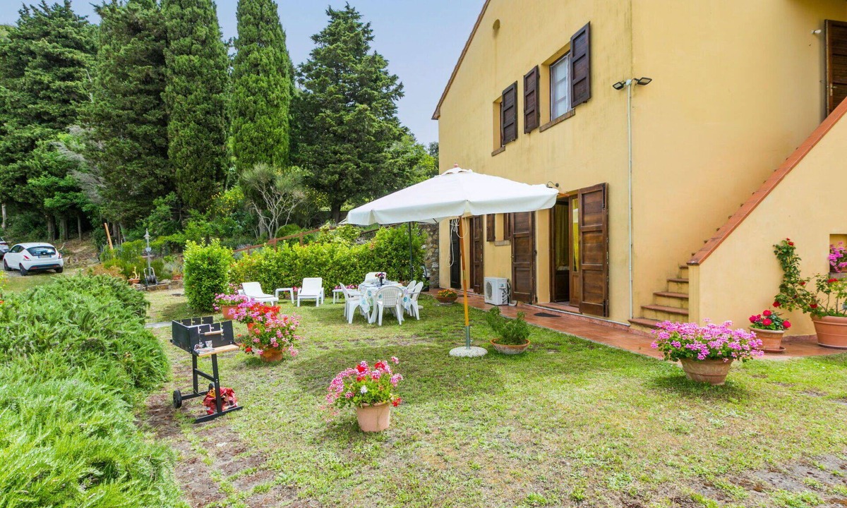 Castellina Marittima Apartment | Cosy apartment for 7 people with pool, A/C, WIFI, TV, patio, pets allowed and panoramic view