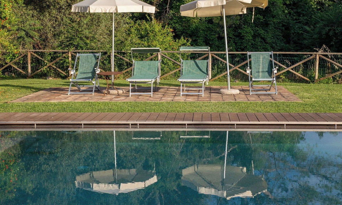 Campiglia Villa | Cosy apartment in villa with pool, WIFI, TV, patio, pets allowed and panoramic view