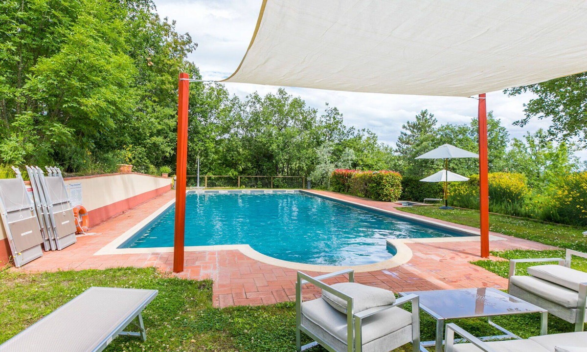Gaiole in Chianti Apartment | Cosy apartment for 6 guests with WIFI, pool, A/C, TV, patio and panoramic view