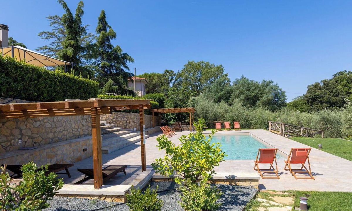 Casale Marittimo Apartment | Cosy apartment for 12 guests with A/C, pool, WIFI, TV, patio and pets allowed
