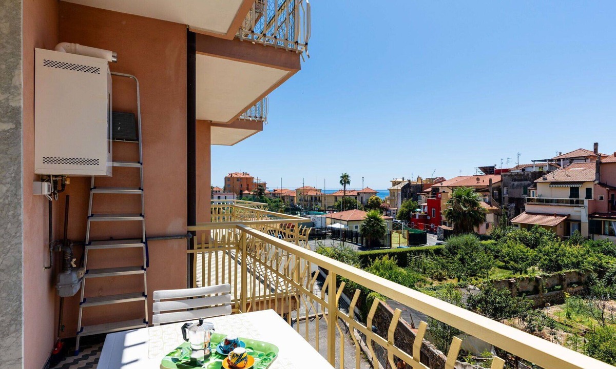 Riva Ligure Apartment | Cosy apartment for 5 guests with WIFI and balcony