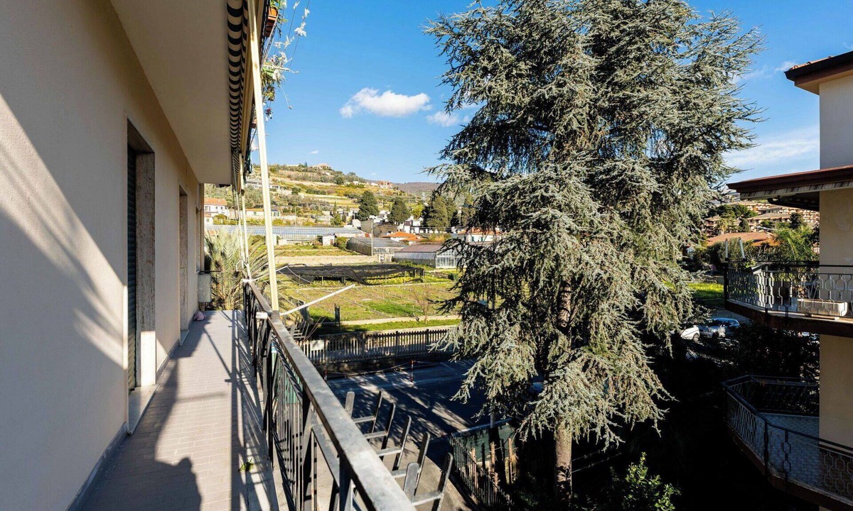 Riva Ligure Apartment | Cosy apartment for 6 people with WIFI and balcony
