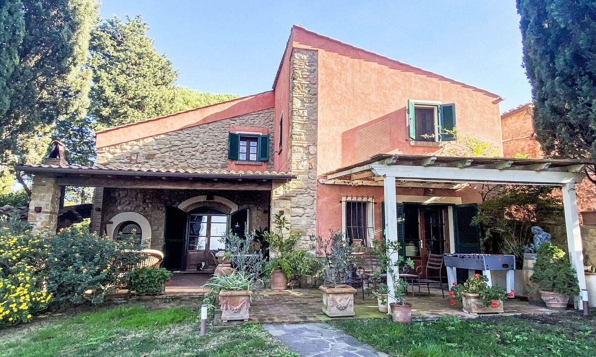 Guardistallo House | Cosy apartment in villa for 6 people with WIFI, A/C, TV, terrace, pets allowed and panoramic view