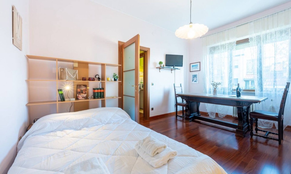 Pablo Apartment | Cosy apartment of 34 sqm, for 2 people, on the fourth floor of a building with lift (with some steps to access it).The property is located in a lively district and well served by public transport; the apartment is 50 m from the Hospital of Parma and a fe
