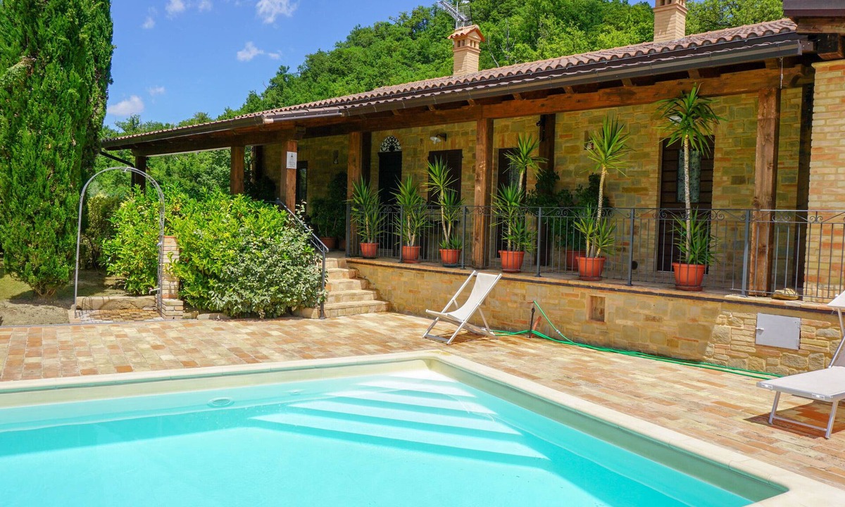 Tolentino House | Country house with pool and superb views over Lake