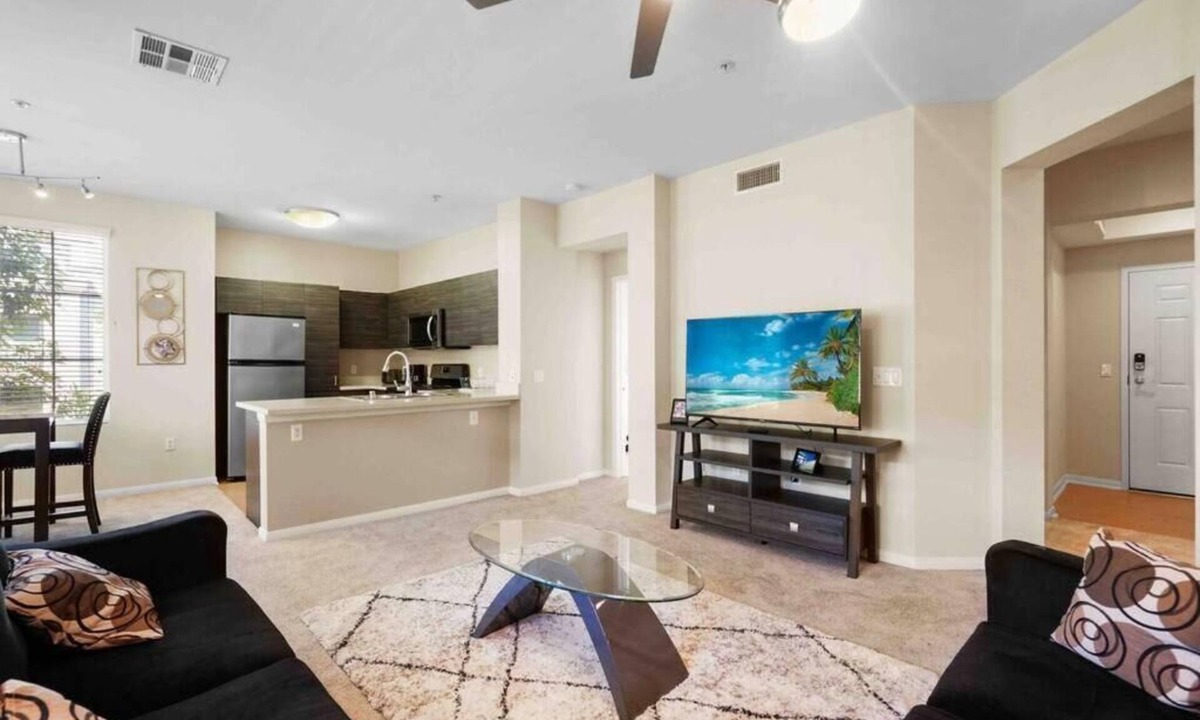 Garden Grove Apartment | Cozy 2-BD/2BA Apt! 5Mins to Disney! Angel stadium! Honda Center! The Outlets!