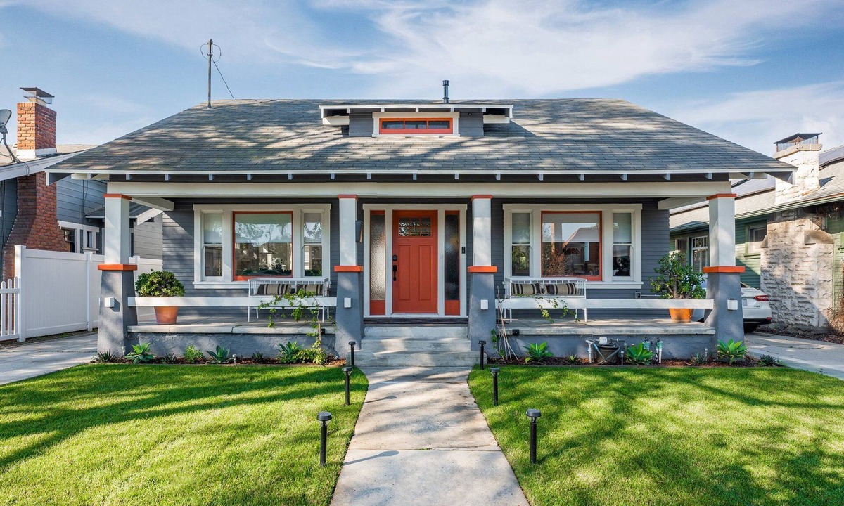 Eastside House | Cozy Craftsman Getaway: Beach, Retro Row, Disney