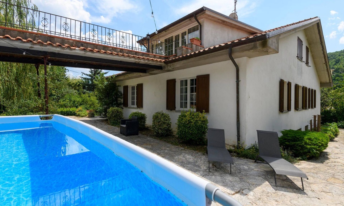 Apecchio House | Cozy home in Apecchio -PU- with private swimming pool, can be inside or outside