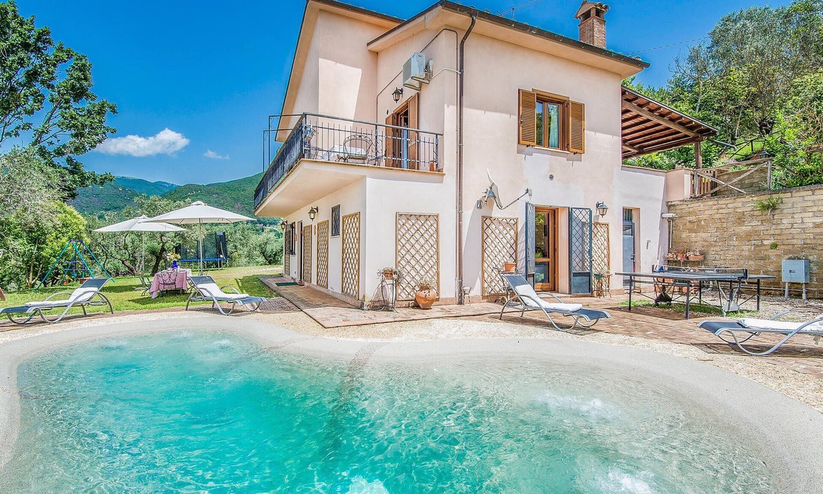 Poggio Catino House | Cozy home in Poggio Catino RI
