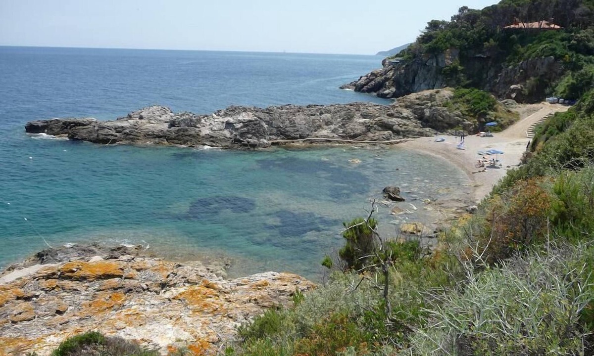 Capo D'arco Apartment | Cozy studio in the countryside, with balcony, sea view.