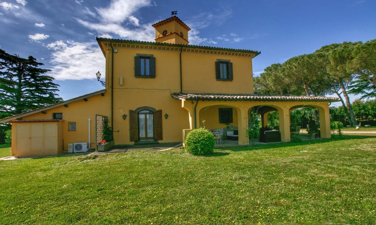 Graffignano Villa | Cozy Villa in Graffignano Italy with Swimming Pool
