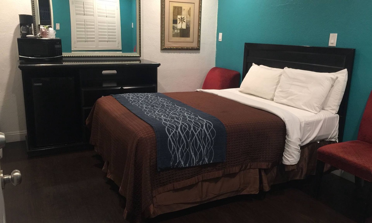 Park Mesa Heights Hotel | Crenshaw Inn Motel