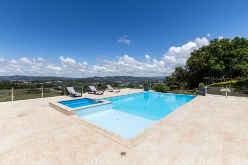 Mozelos Villa | Crestuma Bright Apartment, by Hopstays