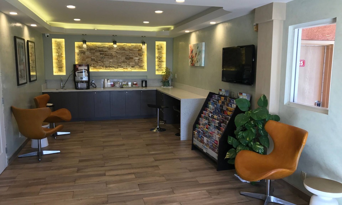 Lennox Hotel | Crystal Inn Suites & Spas