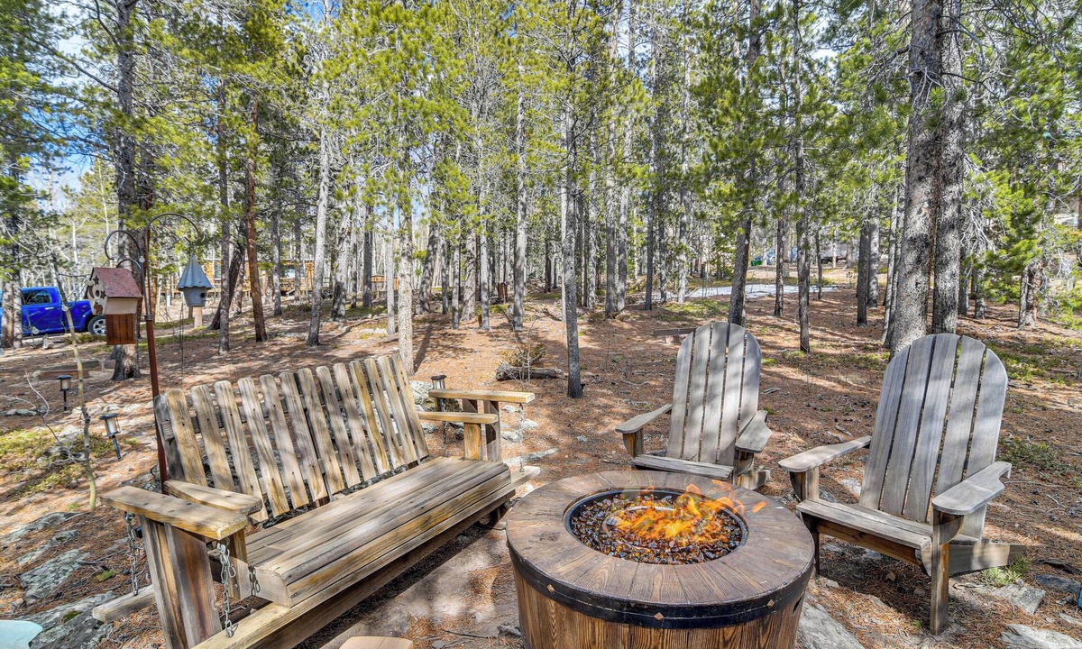 Black Hawk Cottage | Deck, Fire Pit & Grill: Log Cabin in Black Hawk