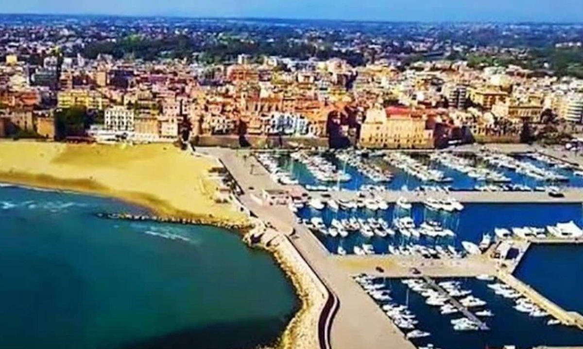 Nettuno Villa | Detached villa residential area close to the center and the sea