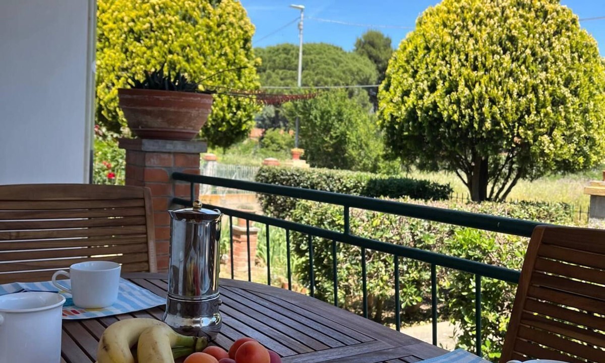 Marina di Campo Villa | Detached villa with garden